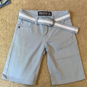 Boys blue shorts with belt NWOT light blue white